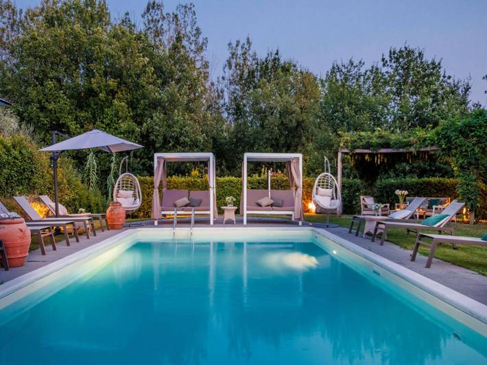 Agriturismo per 4 persone, con piscina e giardino a Capannori