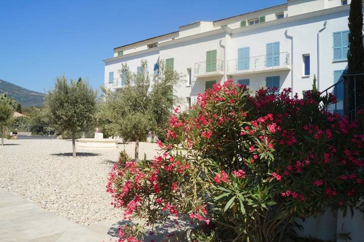 Location de vacances pour 4 personnes, avec terrasse, animaux acceptés à Rogliano - 2