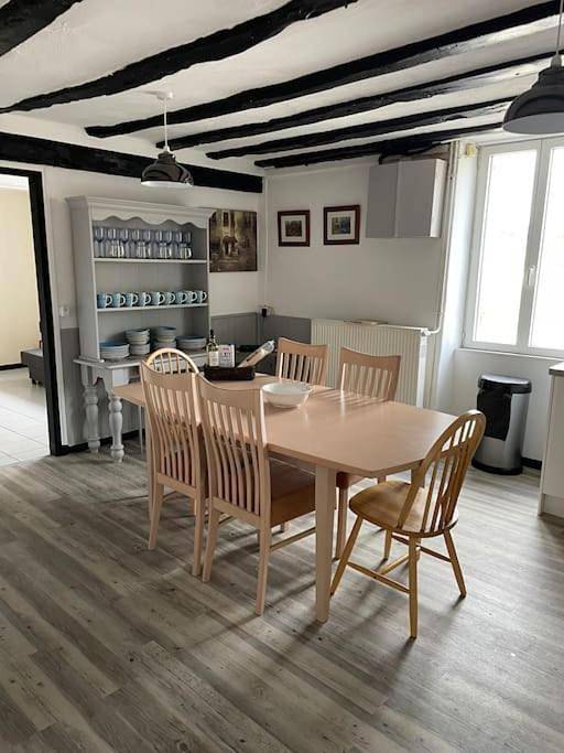 Maison de vacances pour 10 personnes, avec Jacuzzi et Terrasse ainsi que Jardin et Piscine
