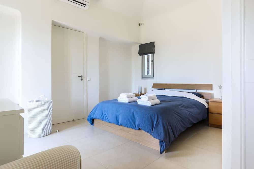 Casa Mai with private pool, up to 10 guests, 1 km. to Perdika, Aegina island in Perdika, Ägina