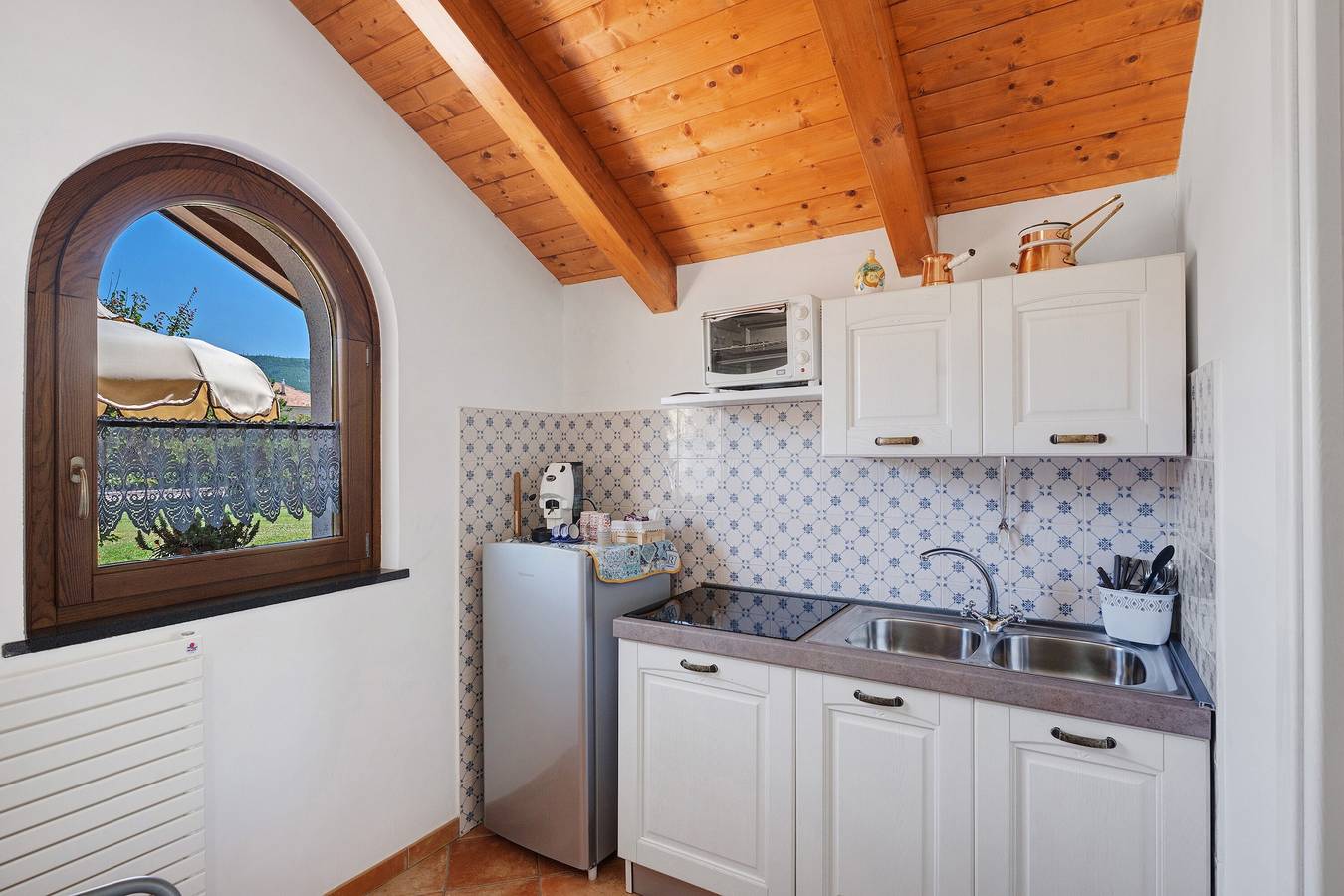 Ganze Wohnung, Ferienwohnung 'Delizioso Chalet Con Ampio Giardino' mit Bergblick, Wi-Fi und Klimaanlage in Pianillo, Agerola
