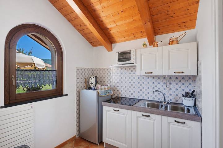 Entire apartment, Apartment 'Delizioso Chalet Con Ampio Giardino' with Mountain View, Wi-Fi and Air Conditioning in Pianillo, Agerola