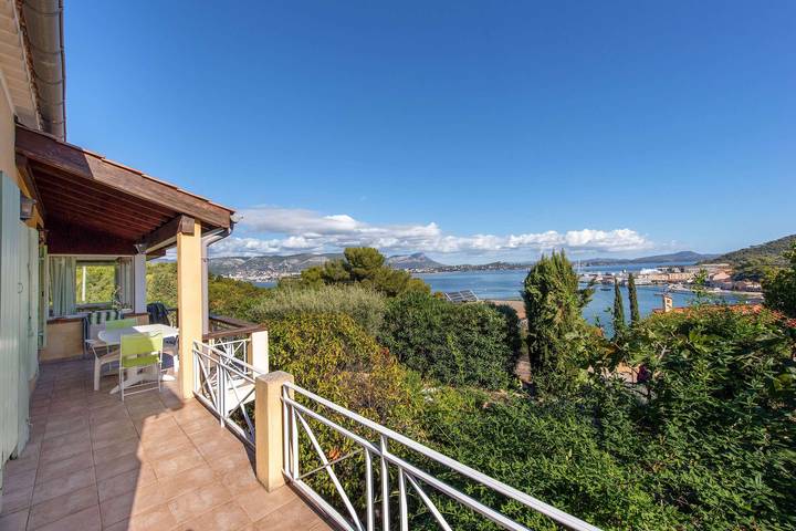 Location de vacances pour 8 personnes, avec jardin, animaux acceptés à Saint-Mandrier-sur-Mer - 3