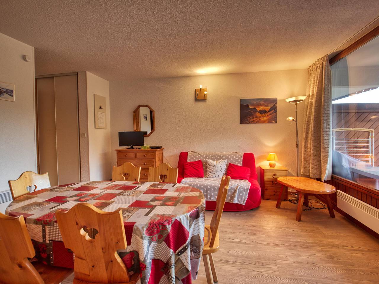 Geheel appartement, Beautiful 6-person apartment at the foot of the slopes with Wifi in Station de Morillon, Grand Massif