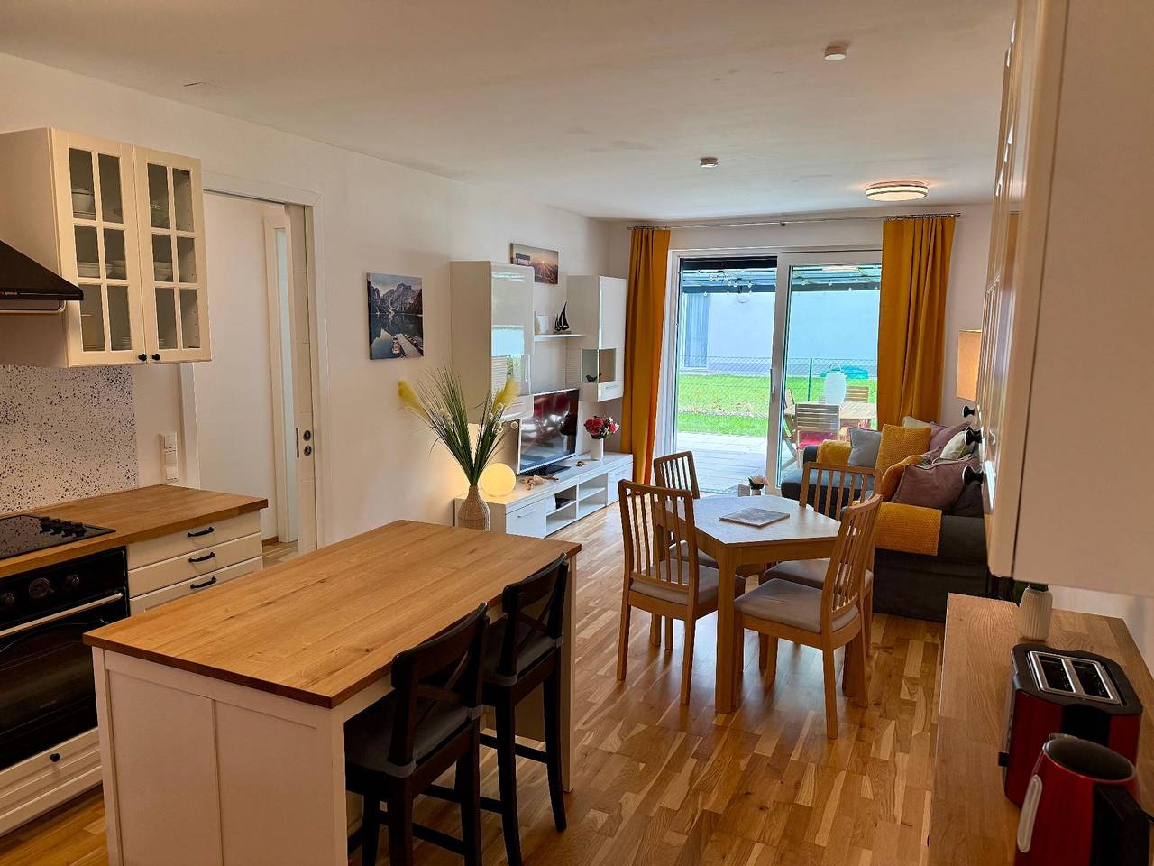Ganze Ferienwohnung, Gartenwohnung - 300m zum See - Sonnenterrasse in Pörtschach am Wörthersee, Klagenfurt-Villach