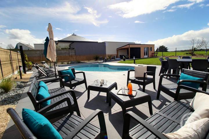 Gîte pour 8 personnes, avec jardin ainsi que piscine et terrasse à Saint-Cast-le-Guildo - 2