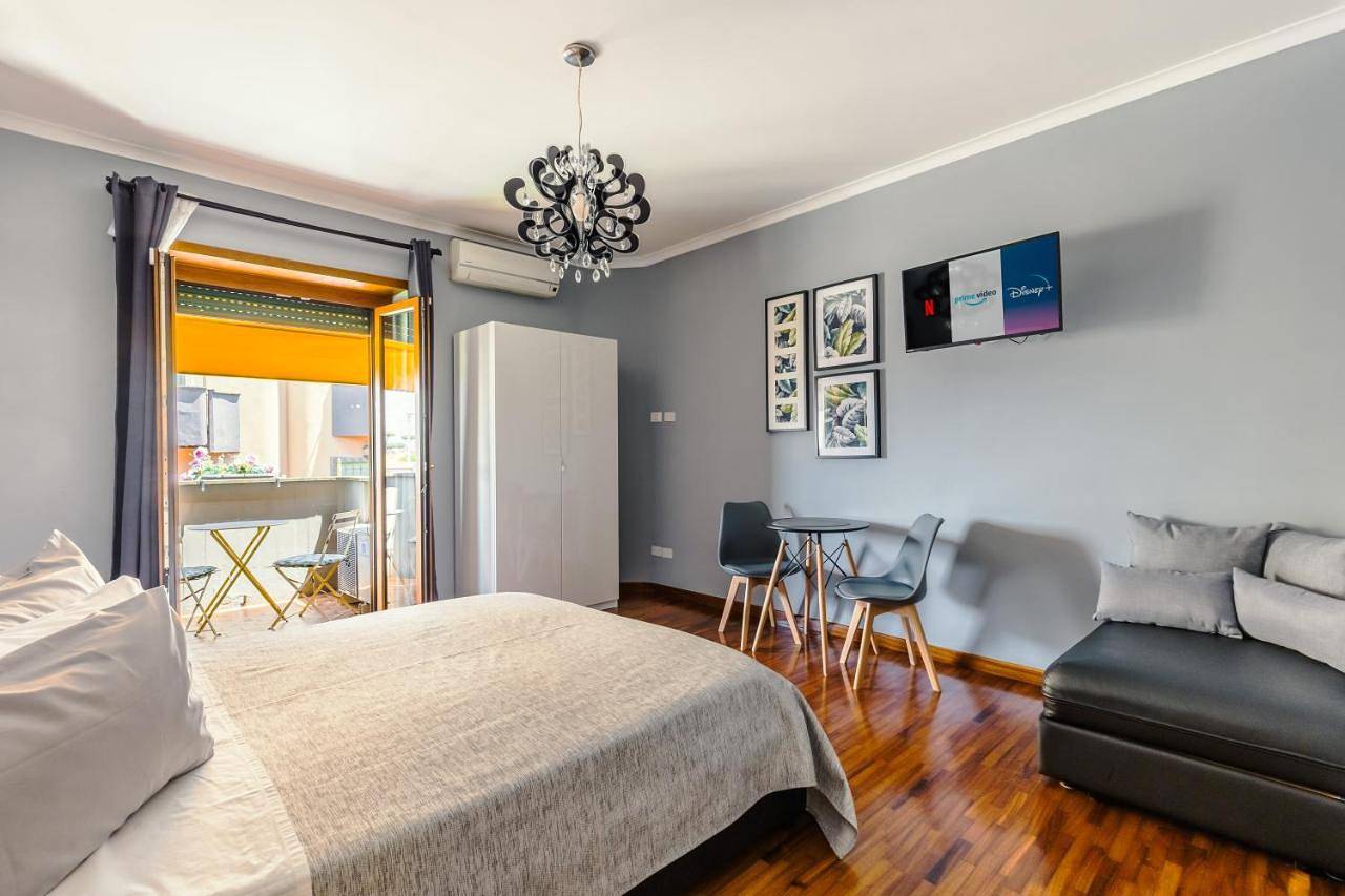 Double Room with Private External Bathroom in Marino, Castelli Romani