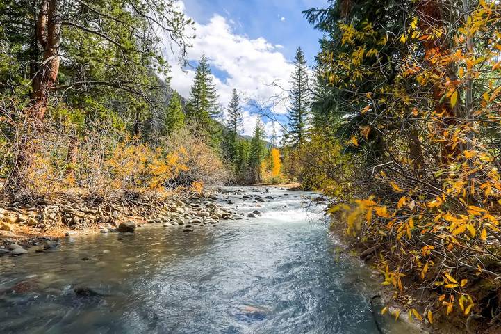 Vacation rental for 8 people, with hot tub and yard as well as balcony in Keystone