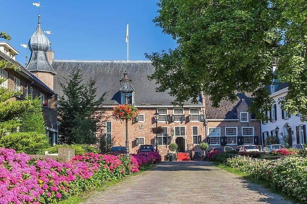 Restored Warehouse Room Close to Wildlands Adventure Zoo Emmen in Coevorden, Drenthe