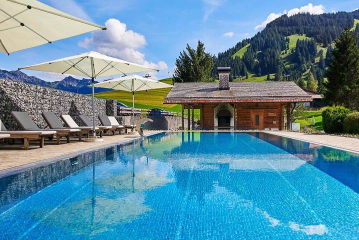 Hotel voor 2 personen, with sauna and tuin as well as uitzicht and zwembad, kindvriendelijk in Tannheim