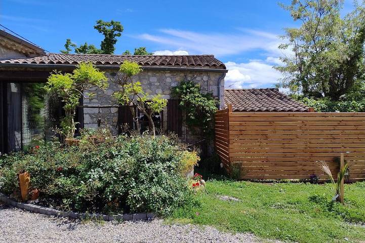 Maison de vacances pour 4 personnes, avec jacuzzi et jardin à Vallon-Pont-d'Arc