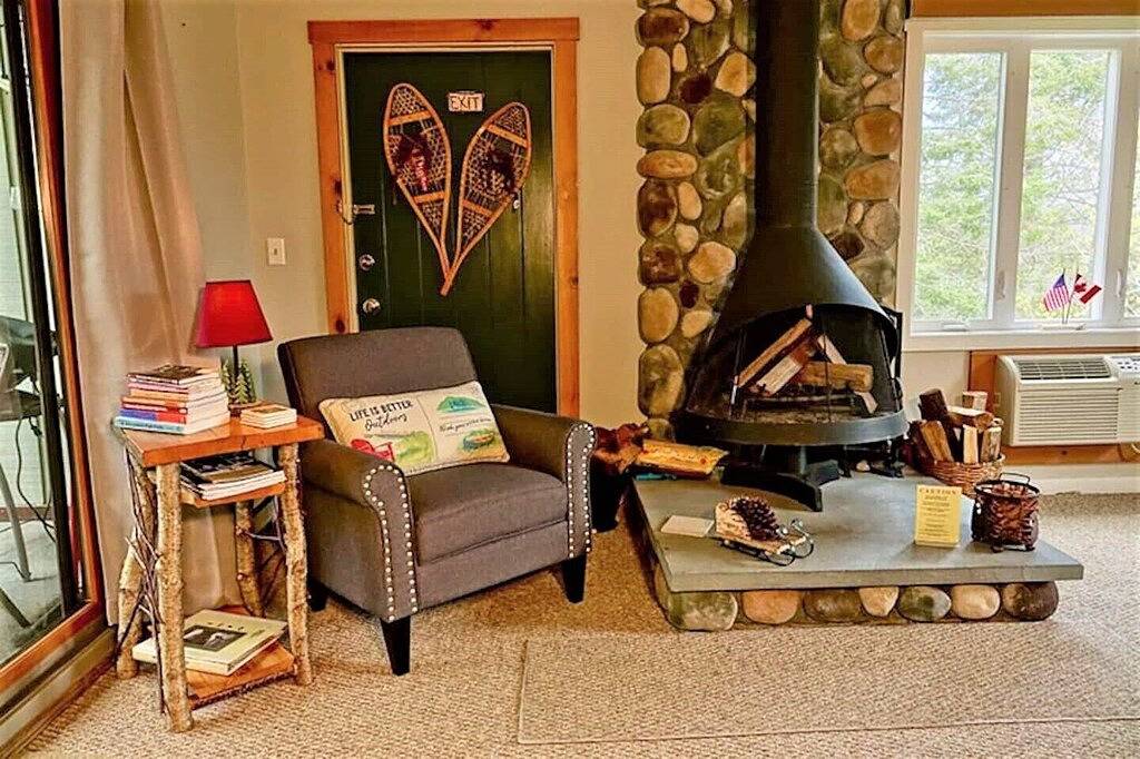 Ganze Wohnung, Cozy, relaxing condo overlooking Whiteface Club Resort near Jackrabbit trail. in Lake Placid, Adirondack Mountains