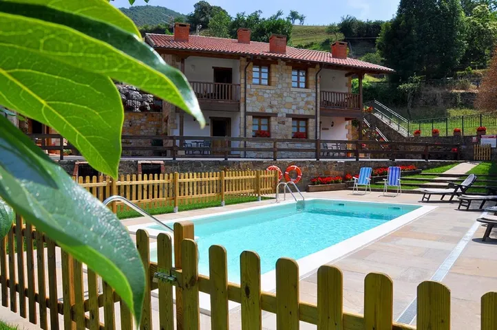 Casa de vacaciones para 8 personas, con terraza además de piscina y jardín - 1