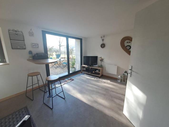 Gîte pour 2 personnes, avec vue ainsi que terrasse et jardin à Salles-la-Source - 4