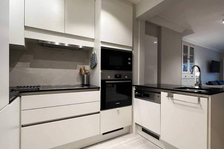 Entire apartment, Apartment with a side view of the ocean. 1 minute to the beach, 4 minutes to the sailing club in Duinbergen, Knokke-Heist
