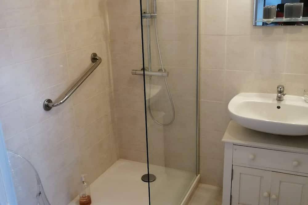 Entire apartment, Charming T2 with terrace and small garden in Ajaccio, Ajaccio region