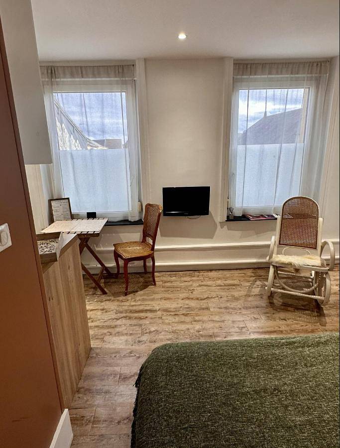 Appartement entier, Studio 1 des Remparts à 5 mins de Charleville-Mézières in Warcq, Ardennes