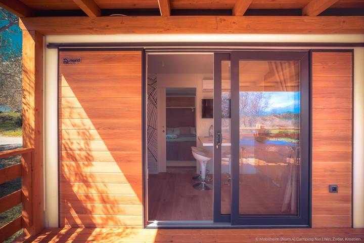 Location de vacances pour 2 personnes, avec balcon ainsi que jardin et vue à Nin - 3