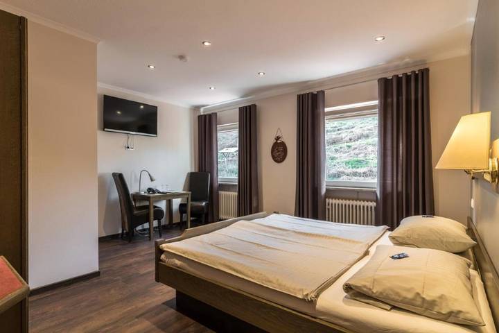 Hôtel pour 2 personnes, avec piscine et terrasse ainsi que sauna et jardin à Eppenbrunn - 4