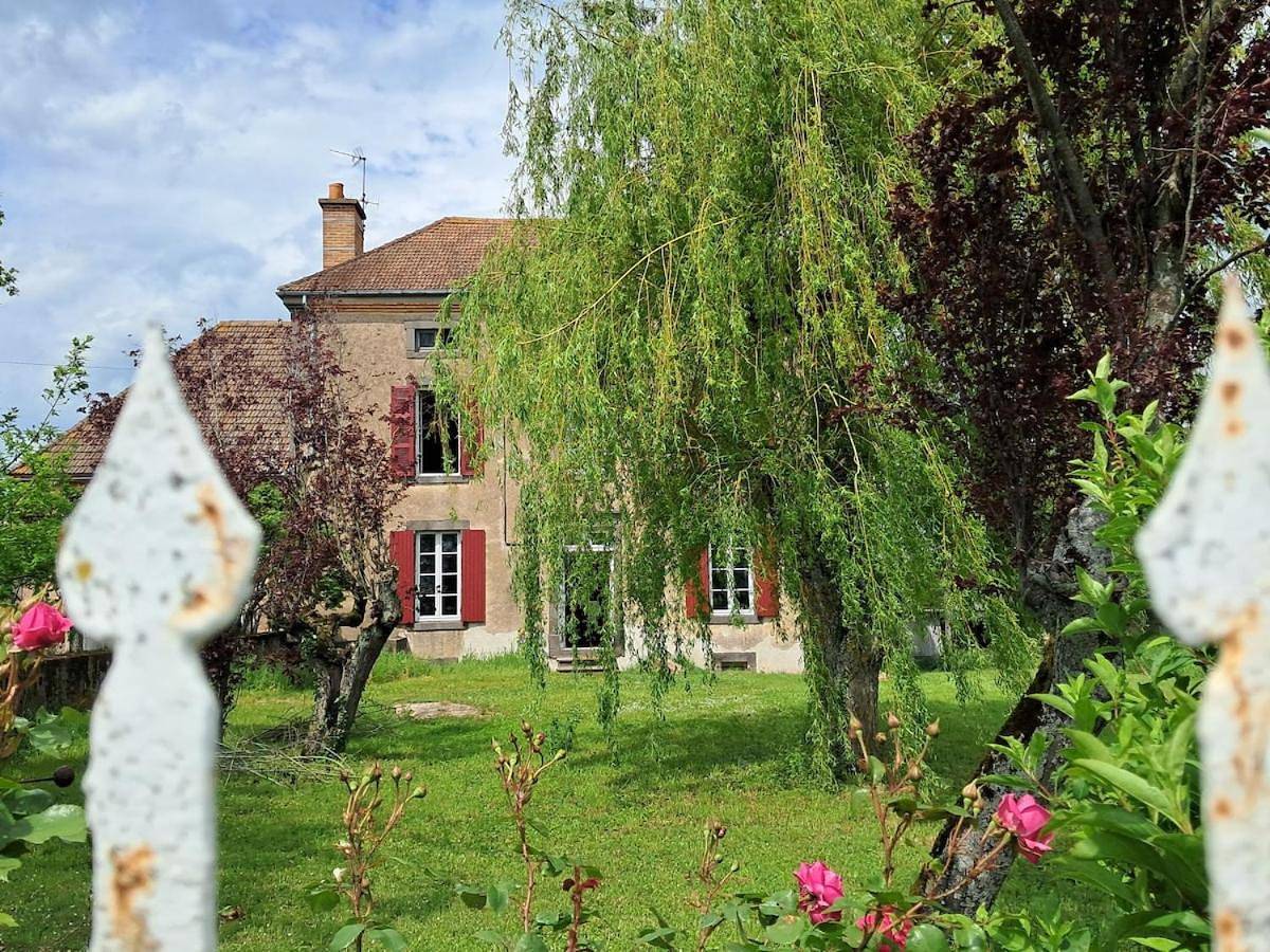 Évasion familiale isolée 10 pers Paix & nature in Jaligny-sur-Besbre, Région de Vichy