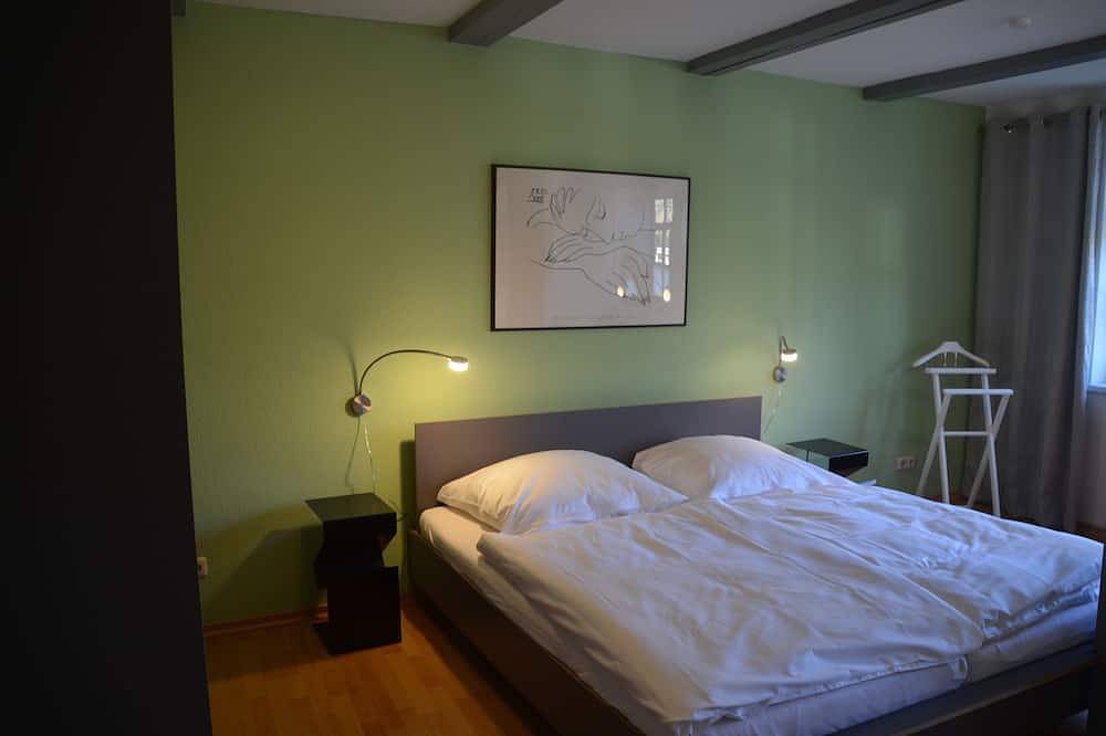 Ganze Wohnung, Liebevoll eingerichtete Ferienwohnung im denkmalgeschützten Fachwerkhaus. in Hameln, Weserbergland