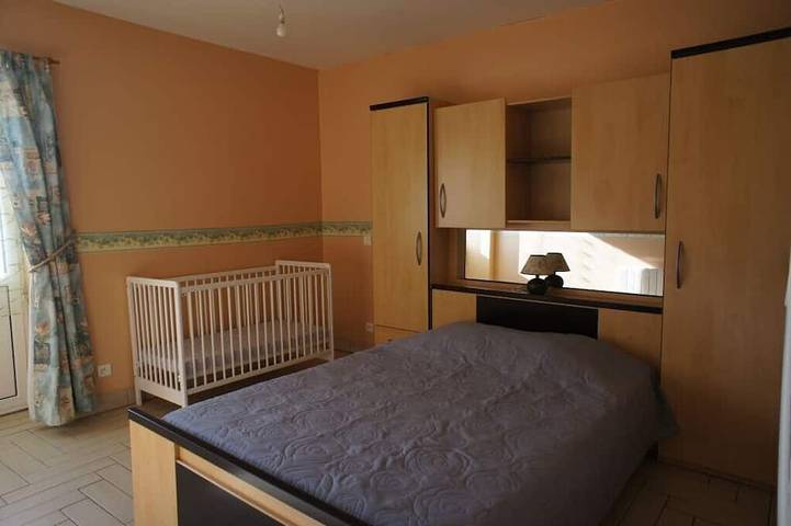 Location de vacances pour 6 personnes, avec balcon et piscine à La Boussac - 2