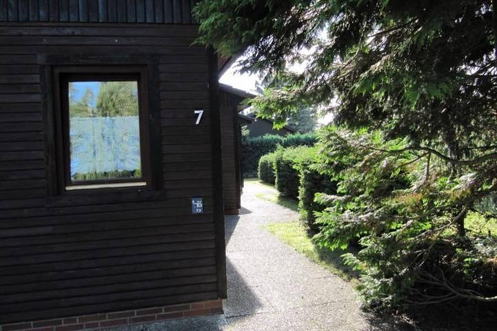 Ferienwohnung für 2 Personen, mit Terrasse und Garten am Tankumsee