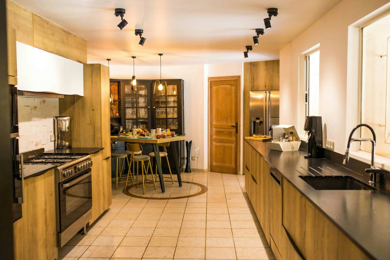 Provenzalische Villa mit Waldblick und Pool in La Crau, Toulon Region