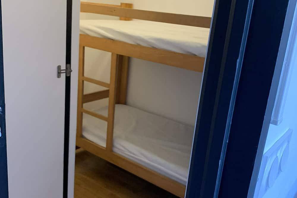 Appartement entier, Appartement agréable à deux pas du plan d'eau pour 3 personnes in Embrun, Parc national des Écrins