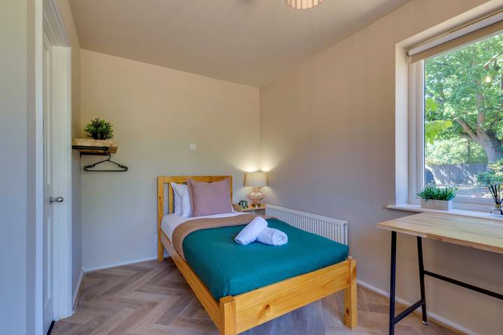 Entire apartment, Pass the Keys | Charming and Central Garden Studio Flat | Free Parking in Cambridge, Cambridgeshire