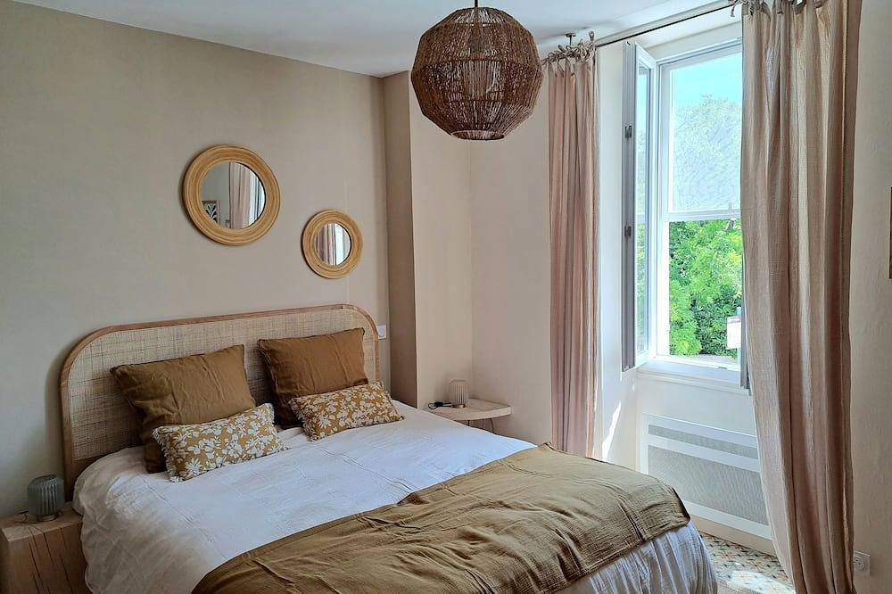 Beautiful renovated village house in the heart of Provence. in Graveson, Arles region