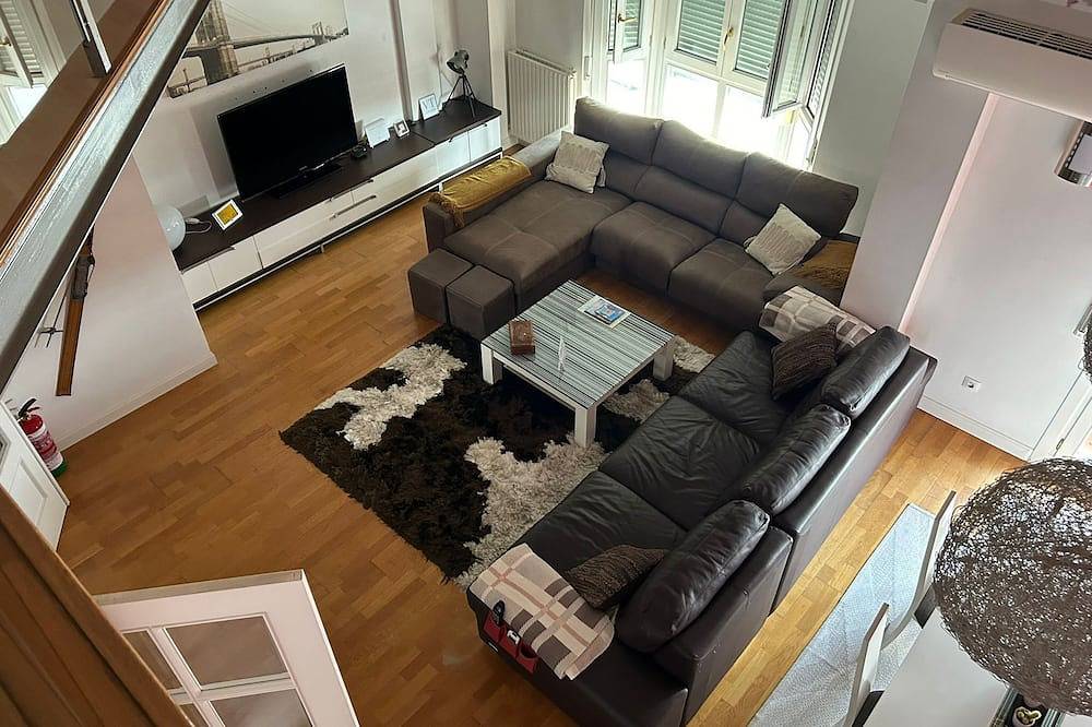 Apartamento entero, Dúplex Lujo Leioa a 10 minutos de Bilbao,5 minutos de playas ideal para familias in Lejona, Vizcaya