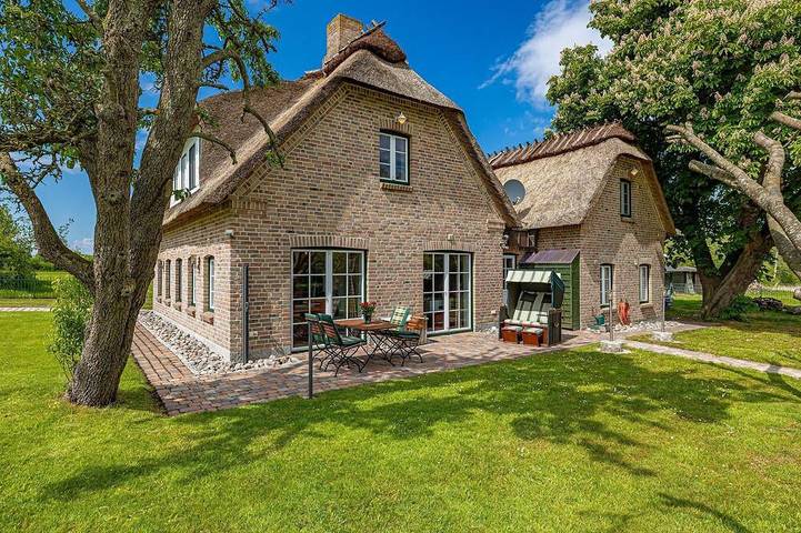 Ferienhaus für 8 Personen, mit Garten und Terrasse sowie Whirlpool in Steinbergkirche