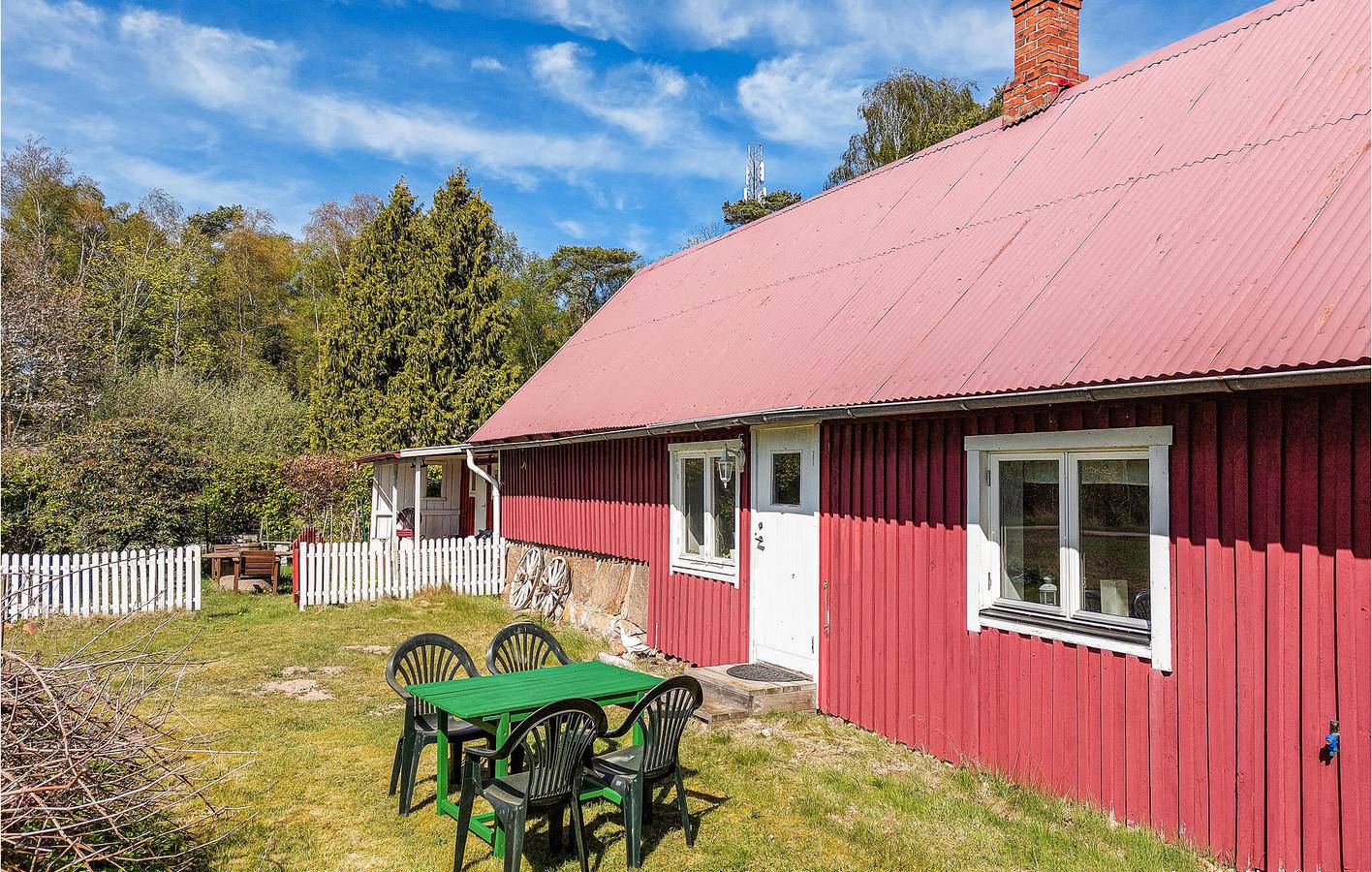 Hus för 5 Personer med trädgård in Halland