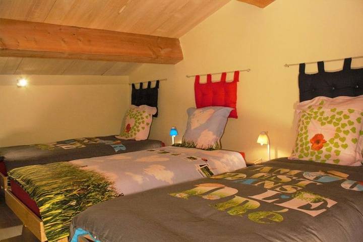 Location de vacances pour 15 personnes, avec piscine ainsi que vue et jardin, adapté aux familles à Saint-André-de-Cruzières - 3