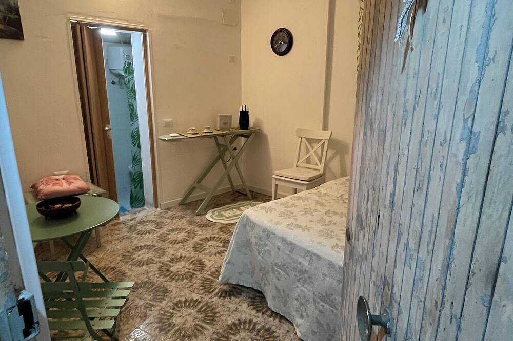 Guesthouse in the heart of Minturno.  Located in the historic center of the village. in Minturno, Latina Province