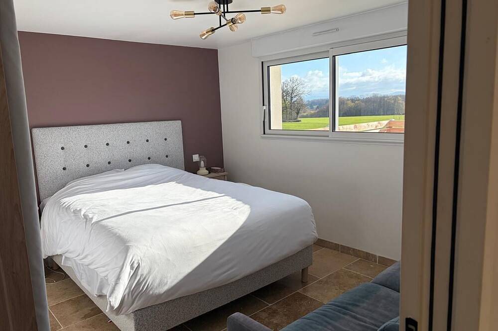 Large 5-bedroom house in the countryside ideal for families with jacuzzi in Seilhac, Tulle und Umgebung