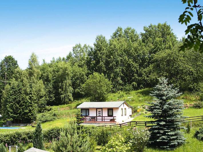 Ferienhaus für 4 Personen, mit Terrasse und Garten sowie Pool im Thüringer Wald