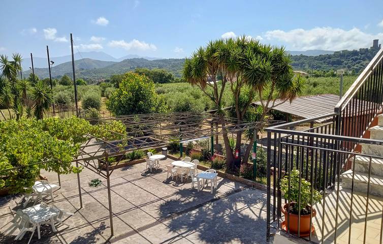 Ganze Ferienwohnung, Appartement am Strand mit Parkplatz und WiFi in Casal Velino, Cilento Coast