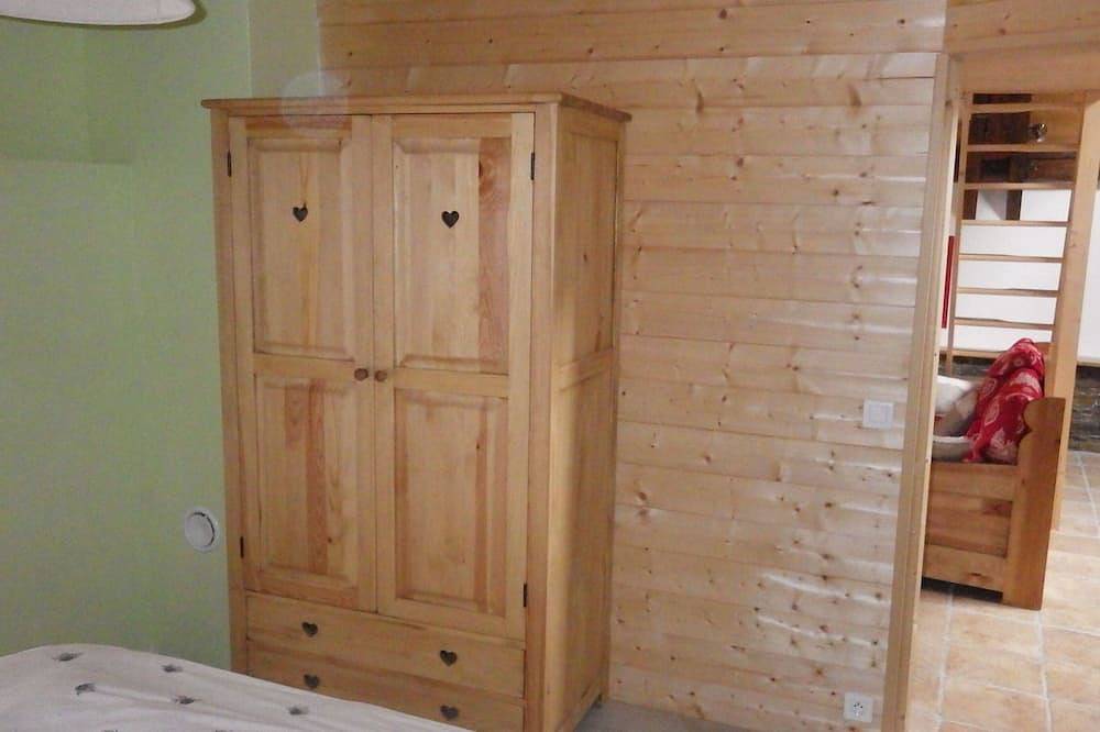 Appartement entier, Appartement entre lac et montagne proche Annecy in Leschaux, Parc naturel régional du Massif des Bauges