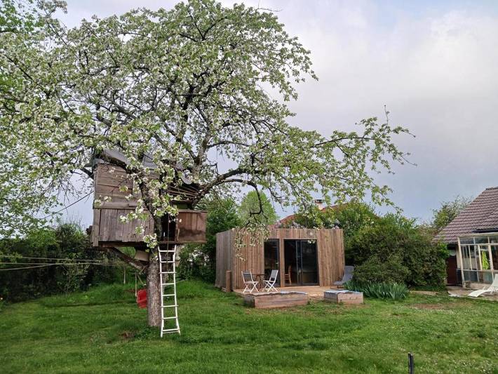 Cottage pour 2 personnes, avec terrasse et jardin dans Domblans