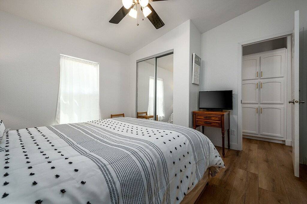 Private Hilltop Beauty in a Rural Setting in Lake Elsinore, Riverside County