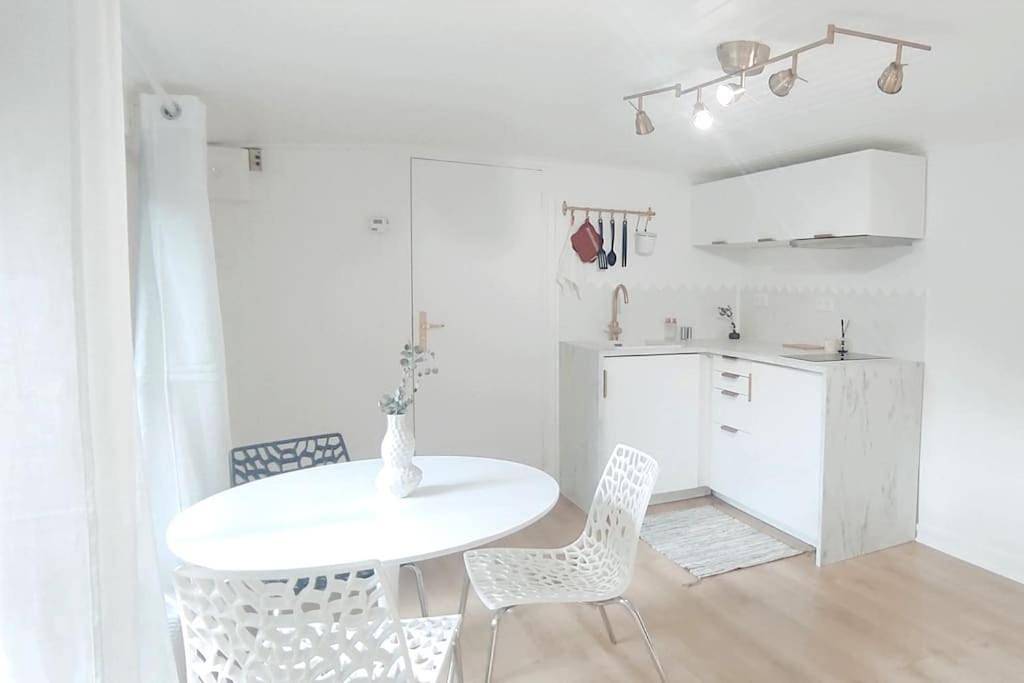 Appartement entier, One-Bedroom Apartment in Gagny, Seine-Saint-Denis