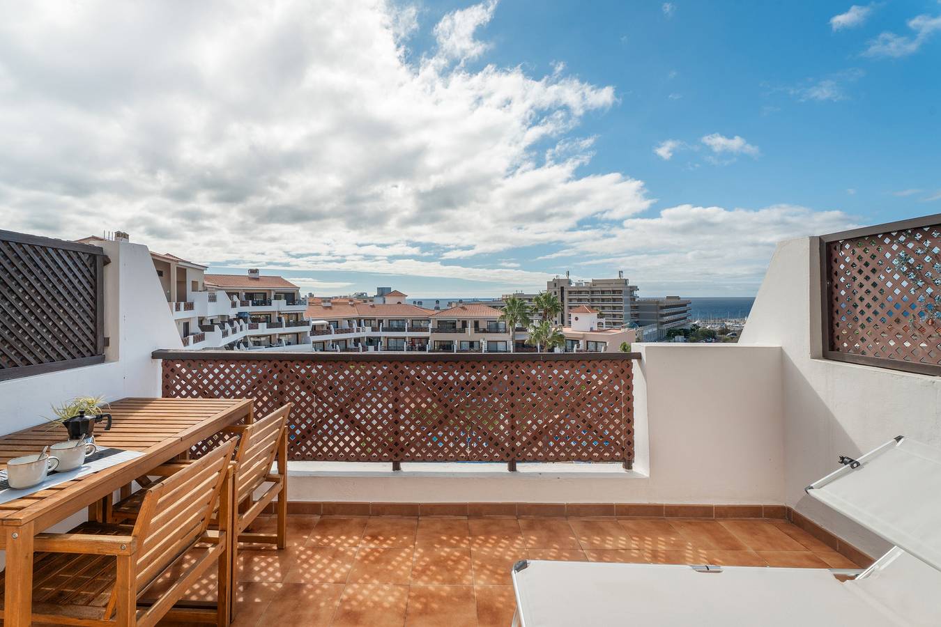 Ganze Wohnung, Ferienwohnung 'Oasis Del Sur' mit Meerblick, Wlan und Klimaanlage in Las Adelfas, San Miguel de Abona