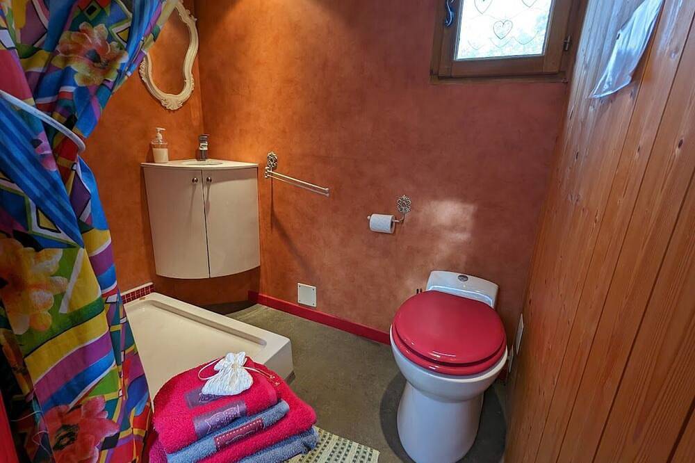 Charming Gypsy Caravan near Epinal with Comfort and Garden Oasis in Sercœur, Épinal e dintorni