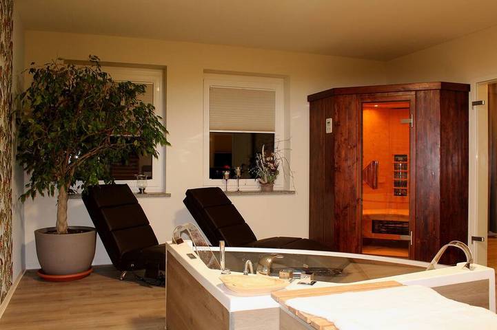 Ferienwohnung für 2 Personen, mit Whirlpool und Balkon - 1