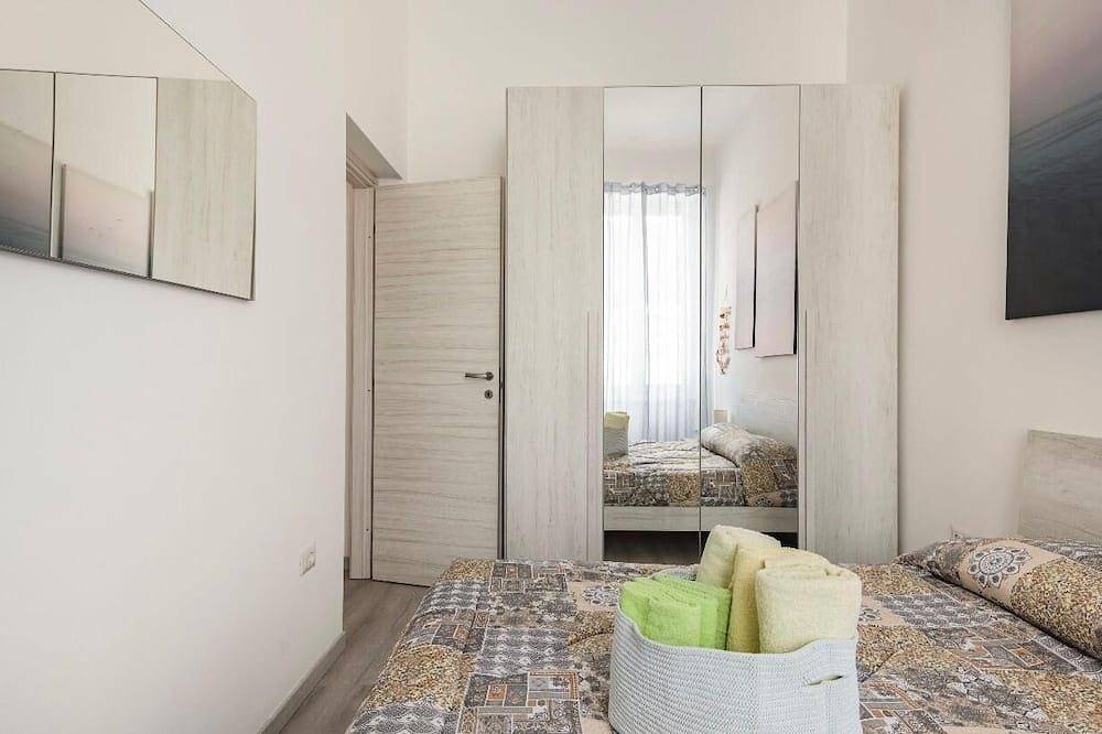 Entire apartment, Apartment Leo Deiva Marina 100 mt from the sea in Deiva Marina, Riviera di Levante