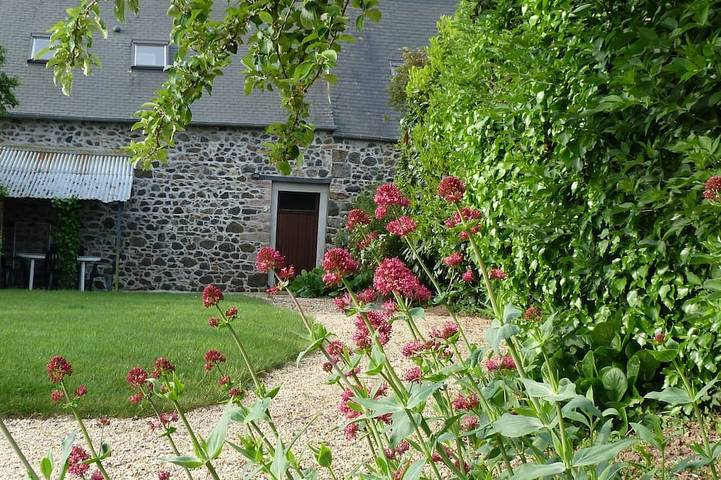 Gîte pour 4 personnes, avec Jardin à Hénanbihen