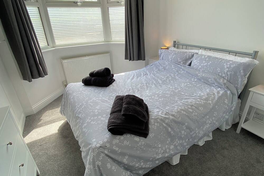 Entire apartment, The Laurels Lovely Town Centre Apartment-\nfive Minutes From The Train Station in Chelmsford, Essex