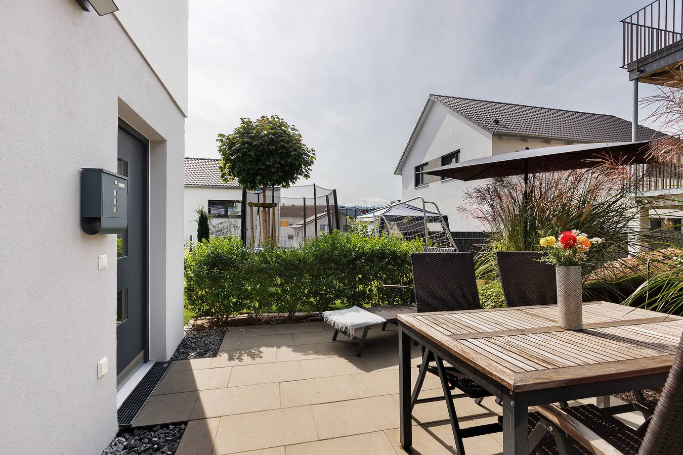 Ganze Wohnung, Ferienwohnung 'Seeglück' mit Bergblick, privater Terrasse und Wi-Fi in Bodman-Ludwigshafen, Landkreis Konstanz